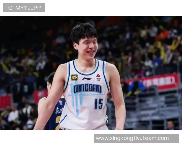 杨瀚森三节轻松出战21分钟高效拿下17分6板3助展现出色状态